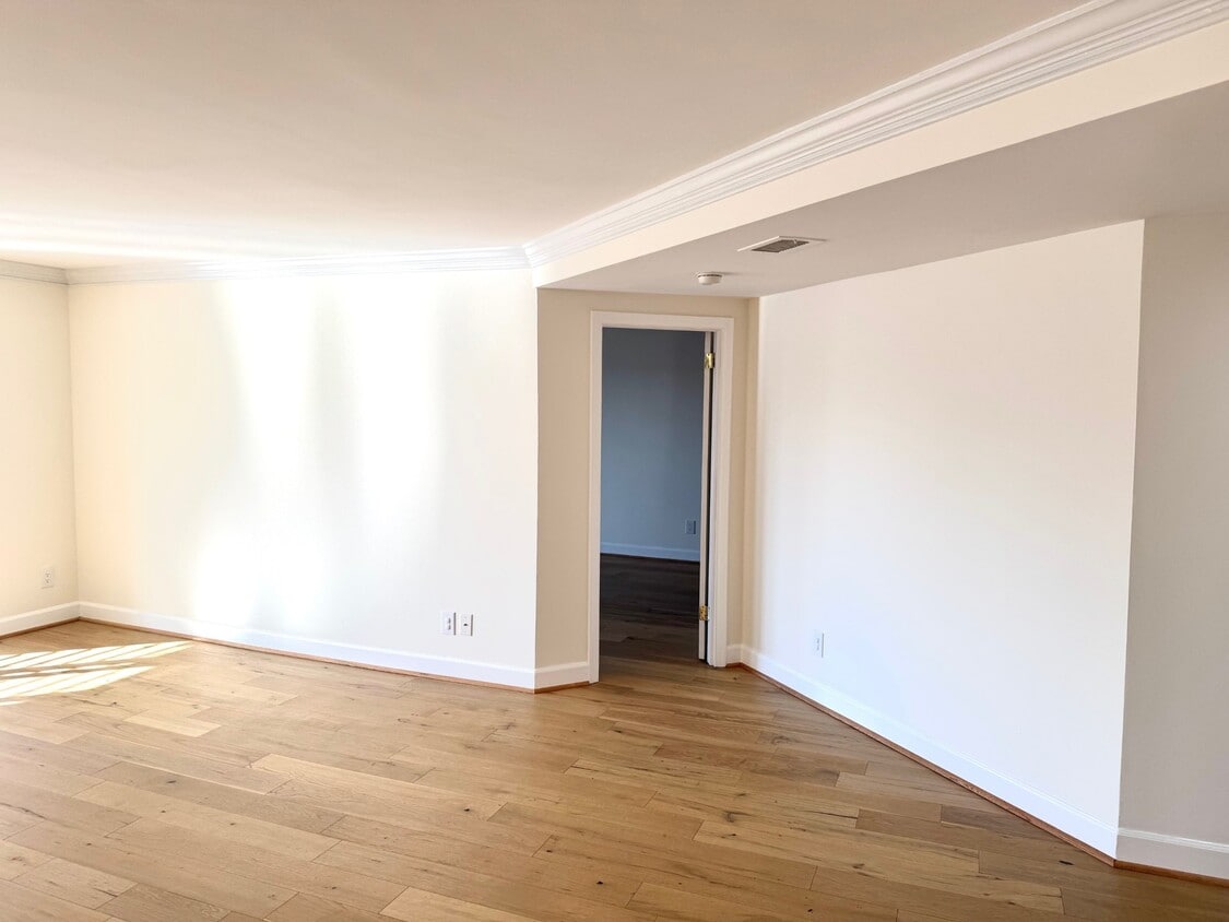 Foto principal - 1080 Wisconsin Ave NW