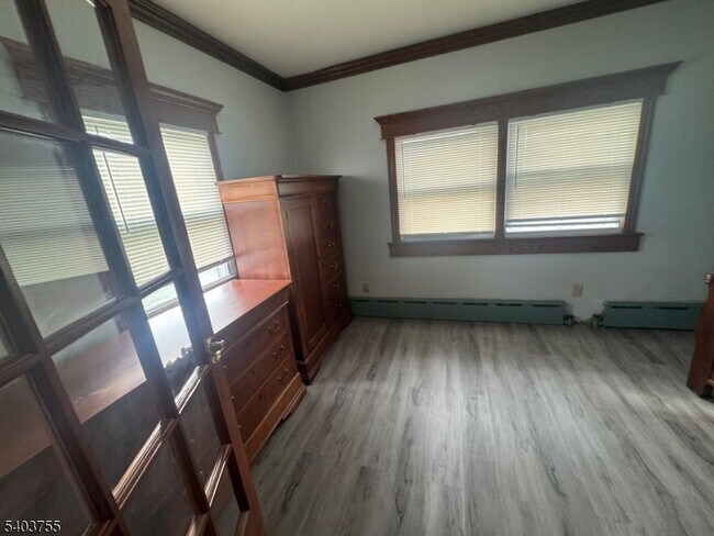 Foto del edificio - 422 Trenton Ave