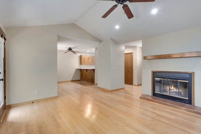 Photo - 2 Bedroom/1.5 Bathroom Duplex - ASK ABOUT ... House