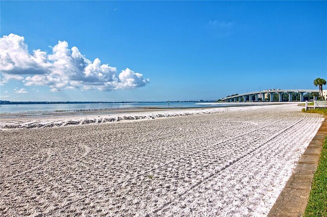 Foto del edificio - 851 Bayway Blvd