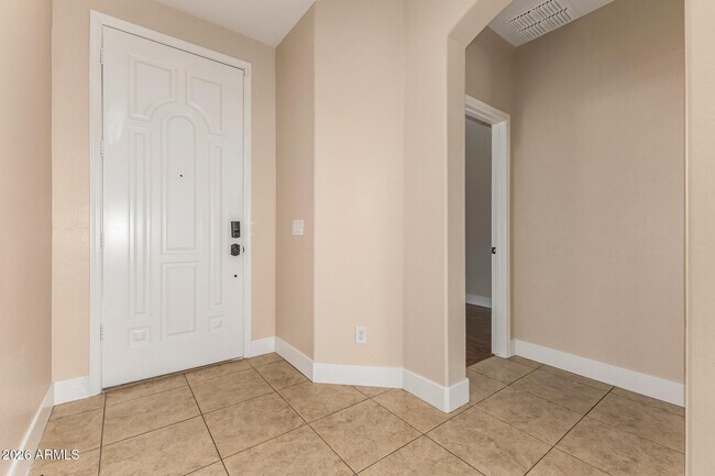 Foto del edificio - 10625 E Knowles Ave