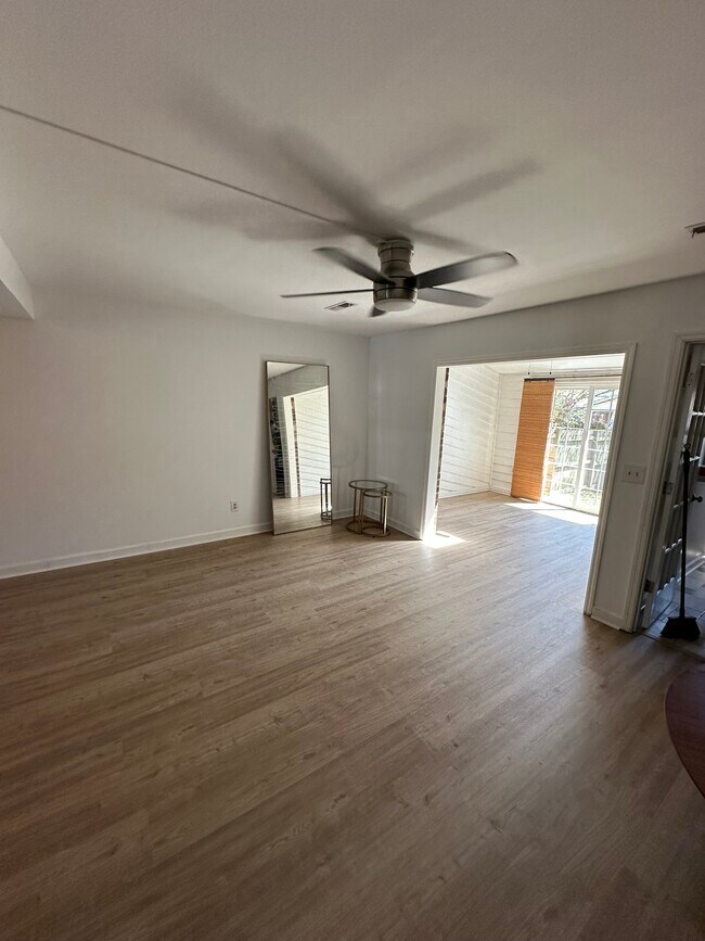 Building Photo - 951 Beresford Ct