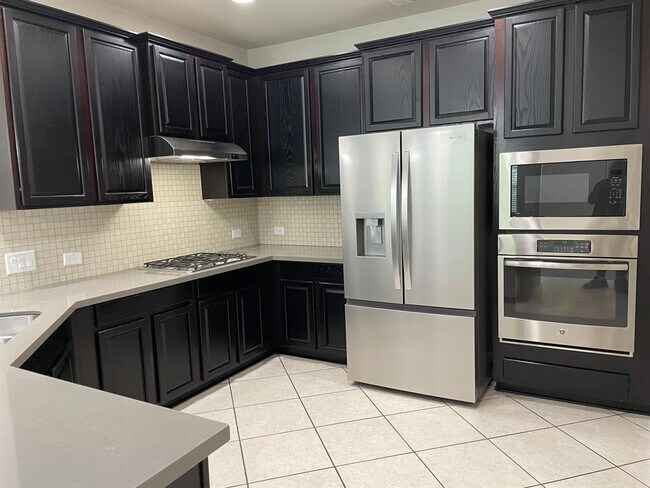 Foto del edificio - 400 Hummingbird Ln