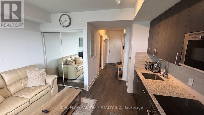 Photo du bâtiment - 2550-2550 Simcoe St N