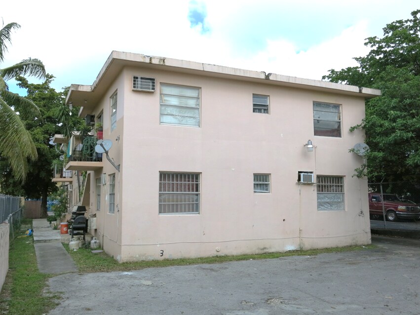 Building Photo - 1864 NW 24th St