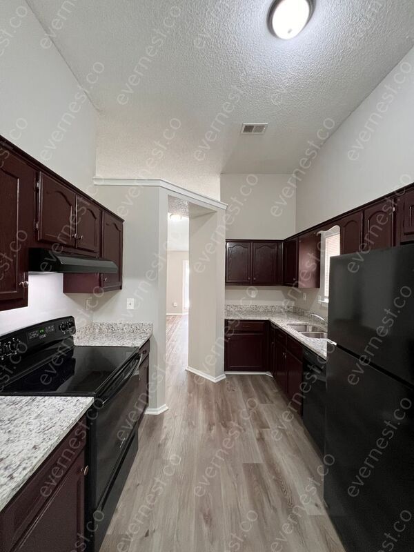 Building Photo - 7594 Iris Dr