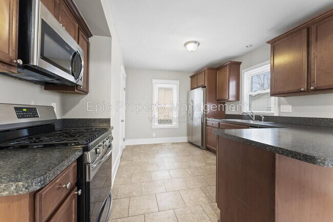 Foto del edificio - 2508 W Jefferson Ave