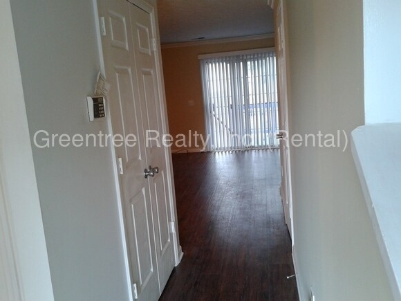 Foto del edificio - 2048 Charter Ln