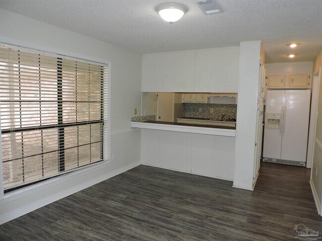 Foto del edificio - 2780 Honeywood Dr