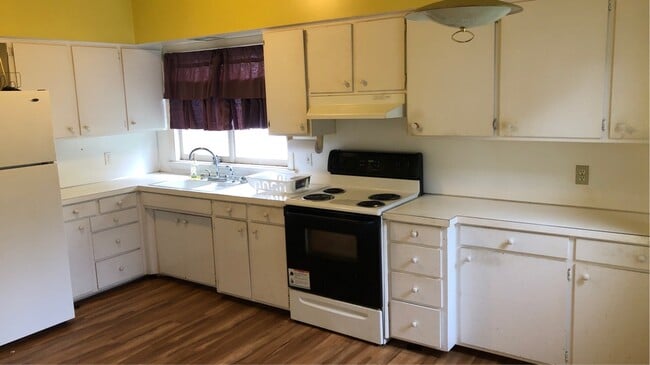 Building Photo - 225 Winter Ave