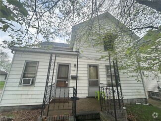 Building Photo - 346 Newell St
