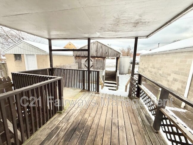 Building Photo - 866 Vankirk St