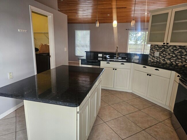 Foto del edificio - 4243 SW Utterback St