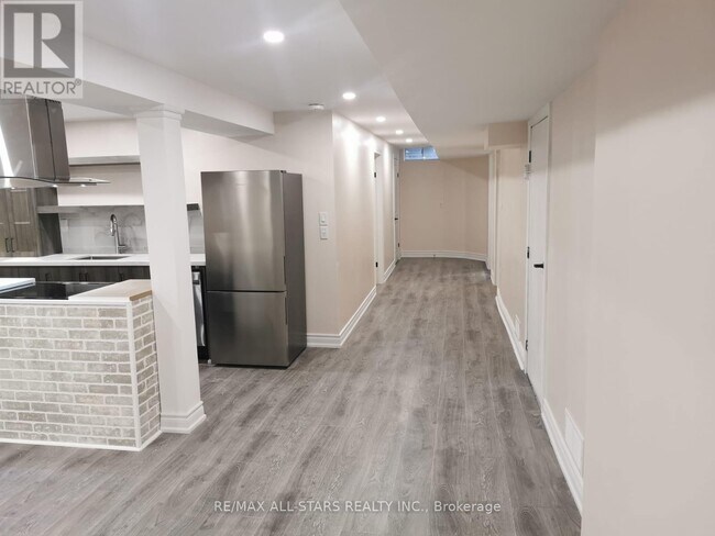 Building Photo - 48 Fencerow Dr