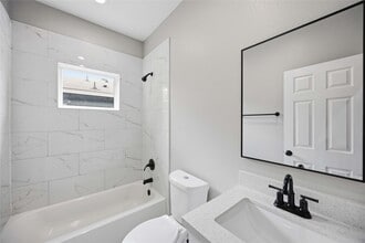 Building Photo - 426 New Mexico St