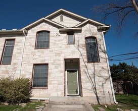 Building Photo - 600 Kawnee Dr