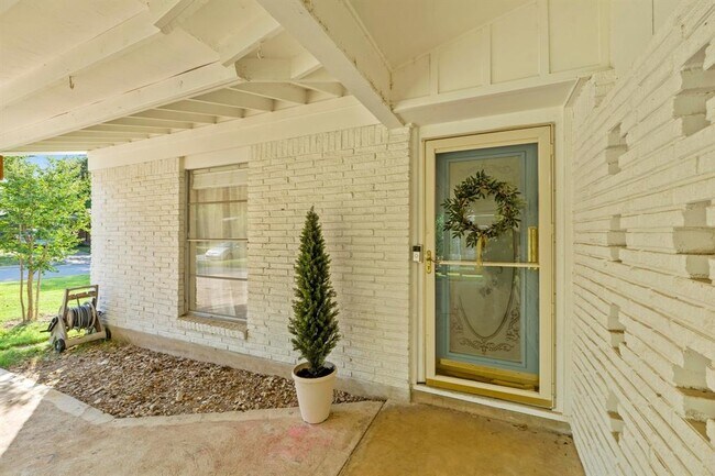 Foto del edificio - 5512 Delwood Dr