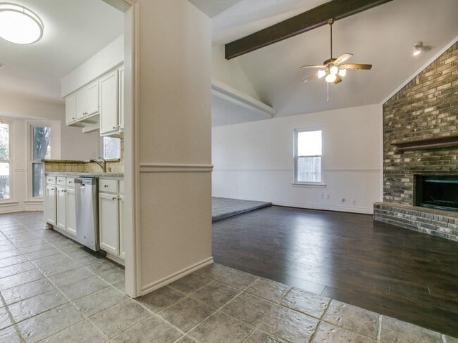 Building Photo - 2411 Bayberry Ln
