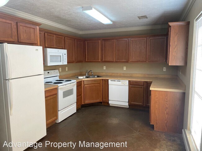 Building Photo - 3 br, 2 bath House - 2170 Rosemary Dr.