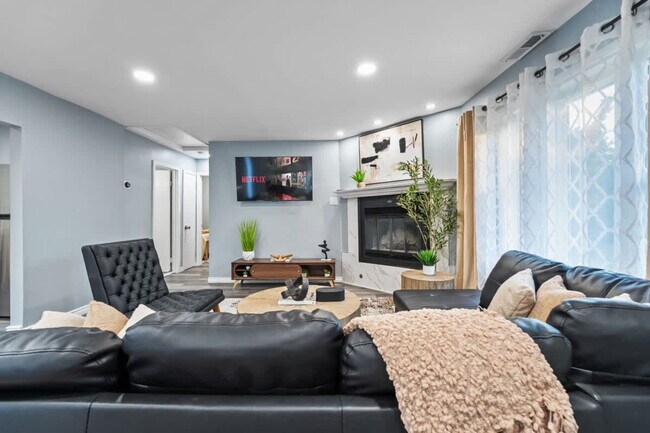 Foto del edificio - 1705 S Highland Ave