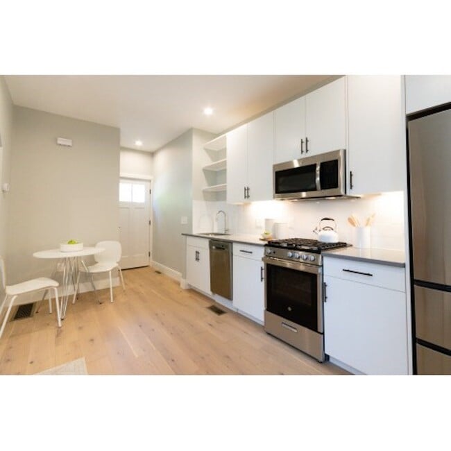 Building Photo - 231 Fayette St