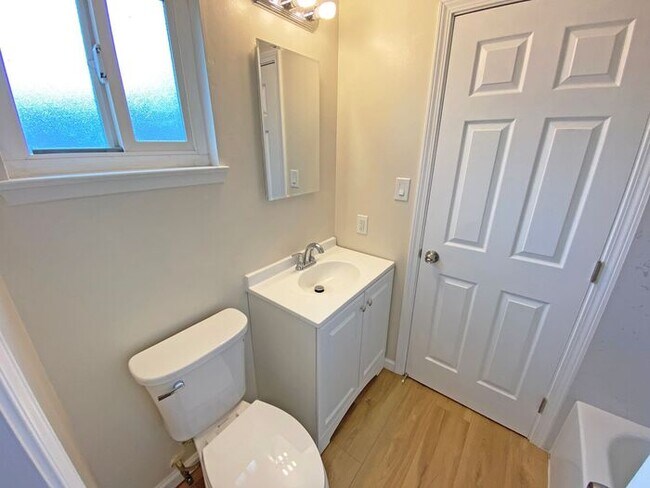 Building Photo - 1026 Luther Ave - Beautifully Remodeled Un...