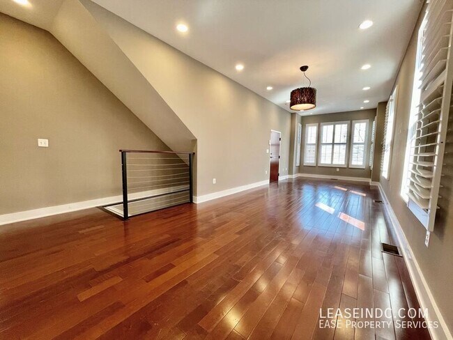 Building Photo - 1004 N Street NW-#1