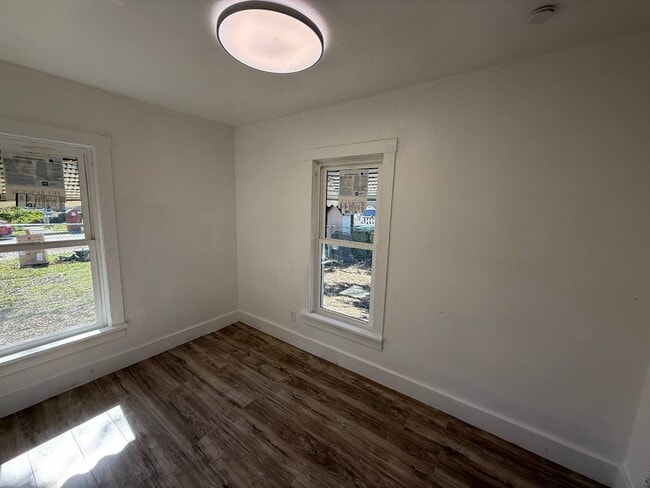 Building Photo - 8112 Melrose Ct W