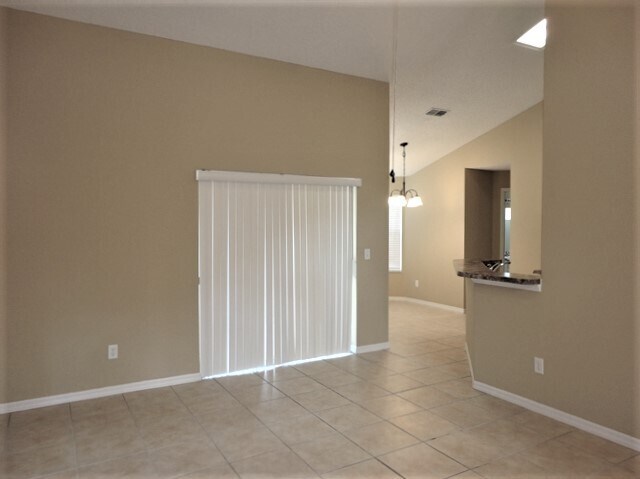 Building Photo - 250 Misty Meadow Dr