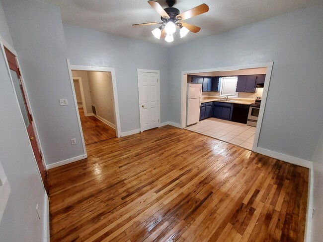 Foto del edificio - 1135 E 9th St