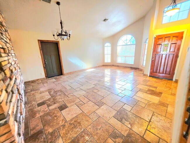 Foto del edificio - 4 Bed 2.5 Bath- 42nd St & Shea- Pool- Move in special
