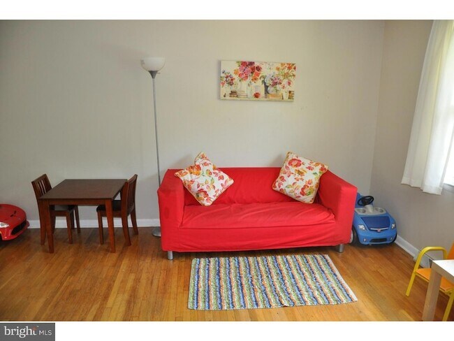 Foto del edificio - 924 Kenilworth Ave
