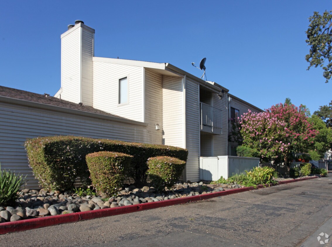 Foto principal - Winchester Oaks Condominiums