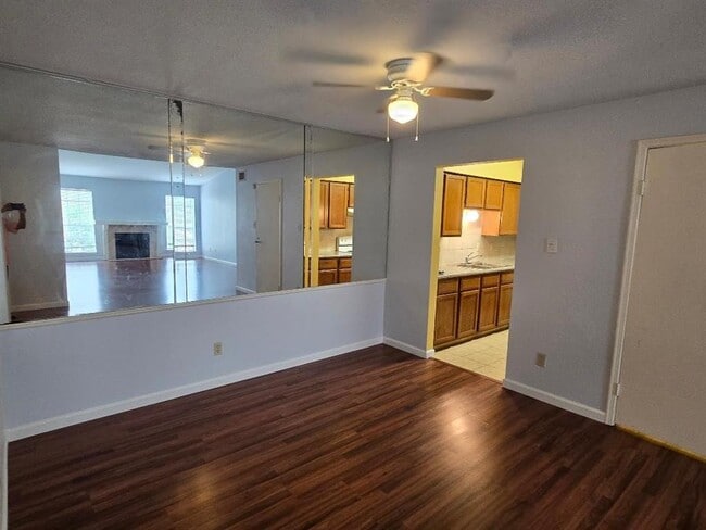 Building Photo - 7400 Bellerive Dr