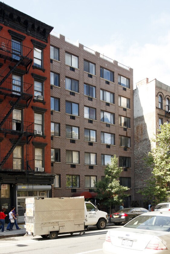 530 - CON 532 47th St - 530-532 W 47th St