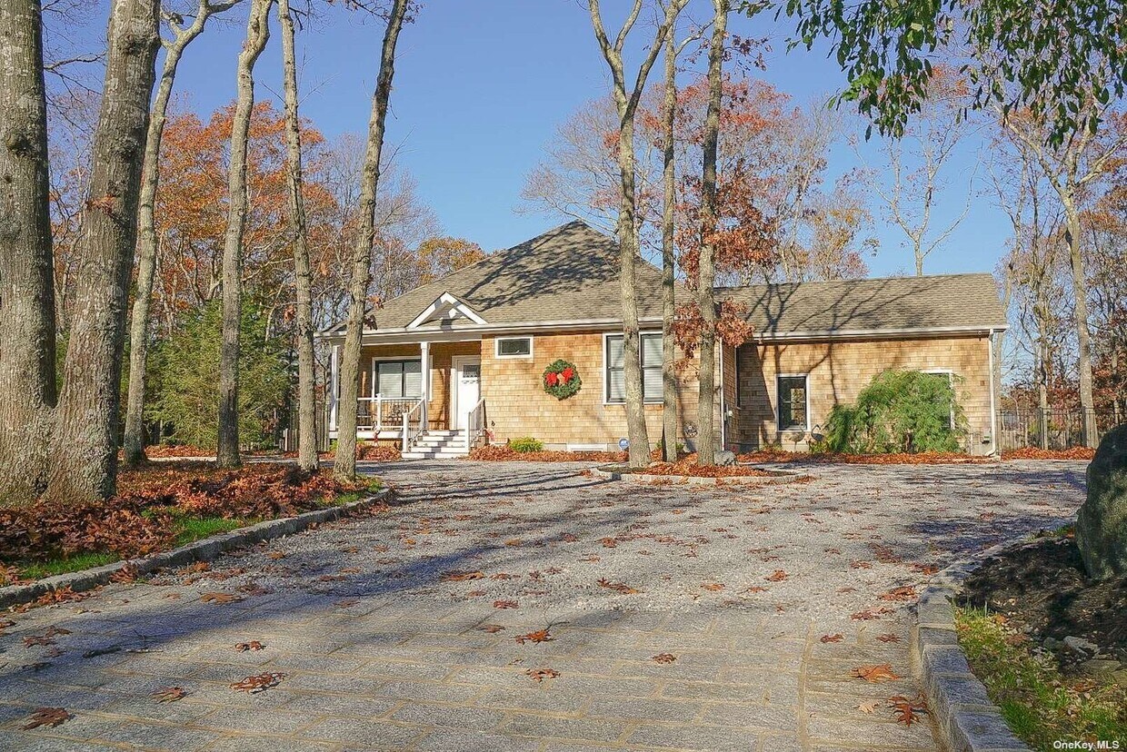 47 N Quarter Rd Westhampton, NY 11977 Alquileres en Westhampton, NY