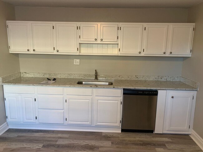 Foto del edificio - Spacious 4-Bedroom Home in Berkeley – Grea...