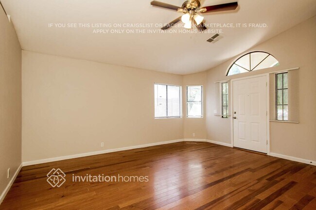 Building Photo - 8910 W Vale Dr
