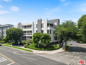 Building Photo - 1220 S Roxbury Dr