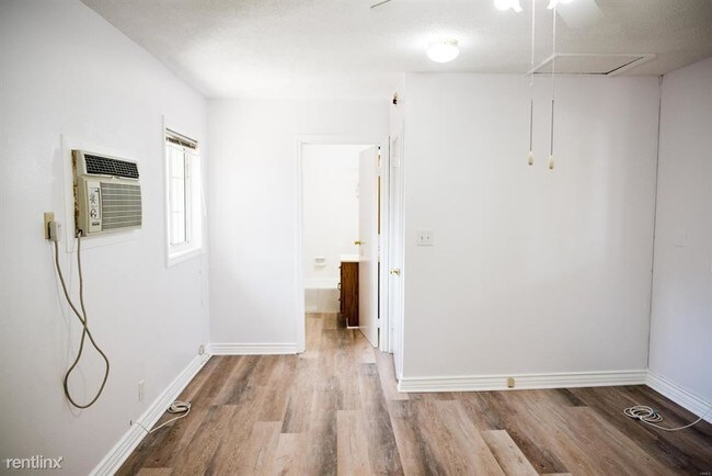 Building Photo - 1 br, 1 bath House - 347 Rimrock Rd