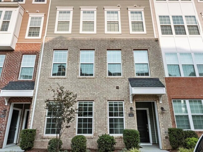 Foto del edificio - 5925 Laurel Bed Ln