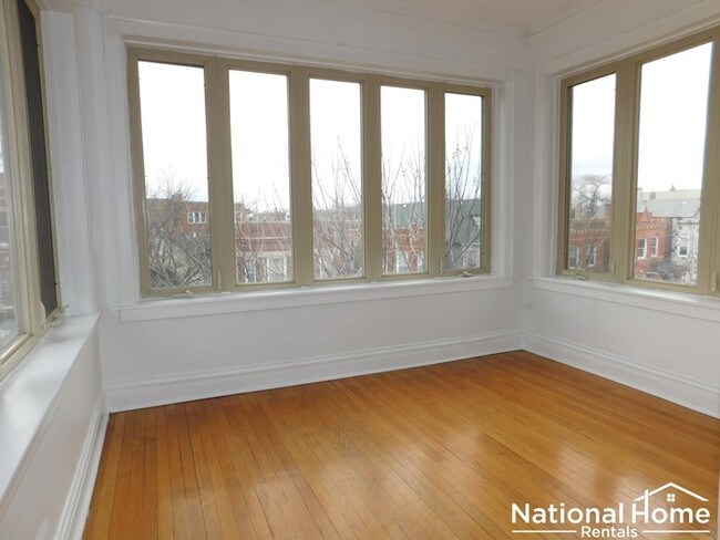 Foto del edificio - 3702 W Wrightwood Ave