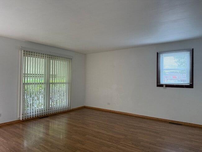 Foto del edificio - 723 S Lake St