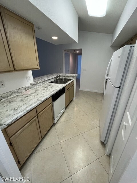 Kitchen fully equipped - 4690 Saint Croix Ln