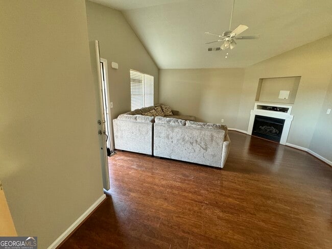 Building Photo - 524 Cathedral Dr