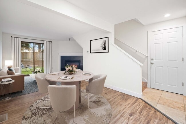 Building Photo - 3Bd/2.5Ba Kirkland Townhouse