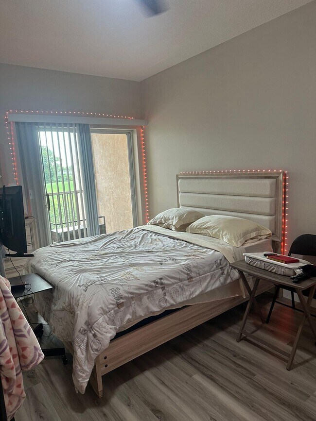 Foto del edificio - 9847 Perfect Dr