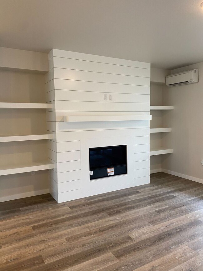 Foto del edificio - Brand new 3 and 4 Bedroom Townhomes in Lacey!