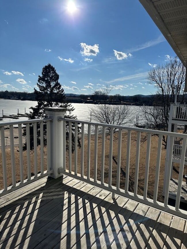 Interior Photo - River's Edge Apartments