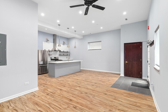 Building Photo - 8500 Georgiana Ave